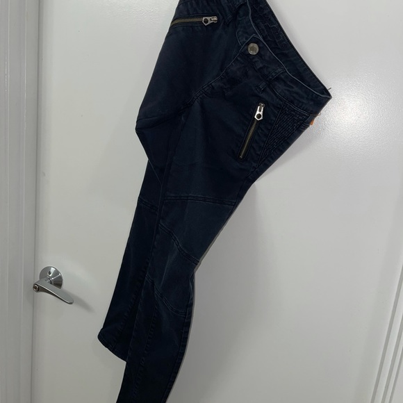 American Eagle Black Cargo Style Pants Size 4 Like New - Picture 4 of 7